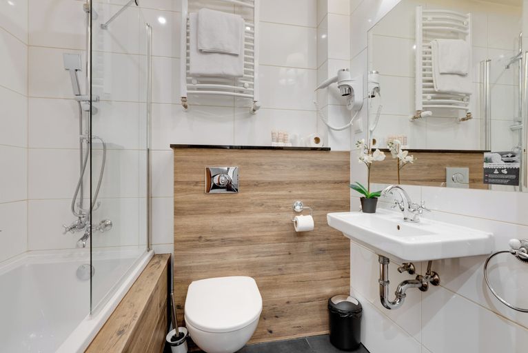 Bathroom 4, Hotel Diament Plaza Gliwice, Gliwice City