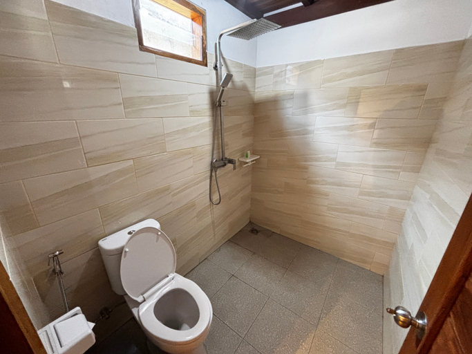 Bathroom 9