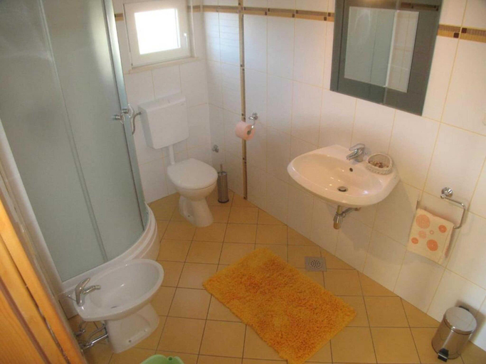 Bathroom, Apartments Paloc - Standard One-bedroom Apartment with Balcony Zuti, Bol