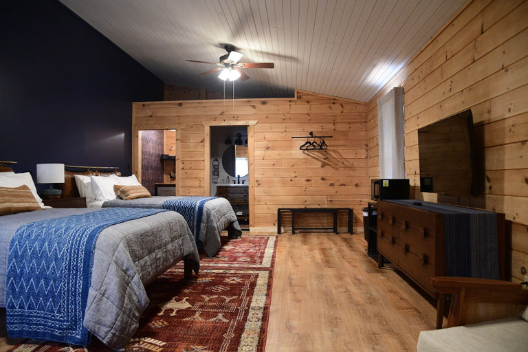 Bedroom 2, The Shaded Crest (Adults Only 21+), Rutherford