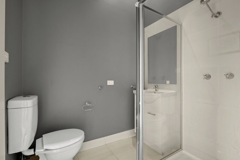 Bathroom 3, Continuum Short Stays, Melbourne