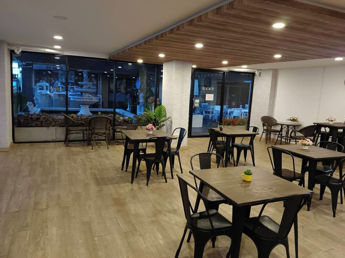 Food & Drinks 4, Bansuay Phra Nang Klao Near MRT Phra Nang, Muang Nonthaburi