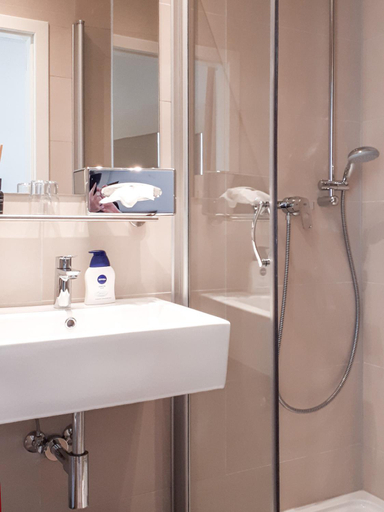 Bathroom 2, Apartments Schweizer Hof, Baden-Baden