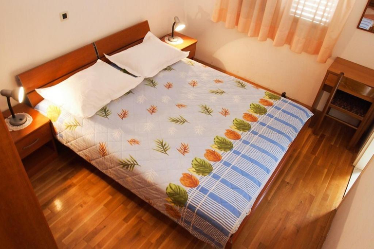 Bedroom 2, Apartments Roza, Makarska