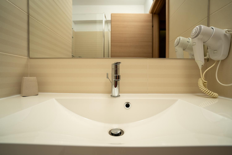 Bathroom 2, Alcor Beach Hotel, Constanta