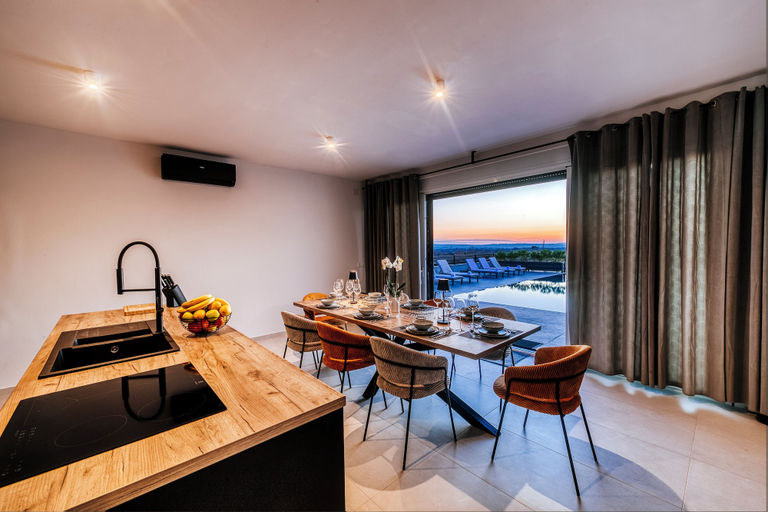 Others 5, Villa Stressles, Zemunik Donji