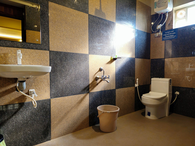 Bathroom 5, Alicos Residency, Wayanad