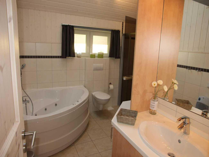 Bathroom 4, Ferienhaus im skandinavischen Stil, Mecklenburgische Seenplatte