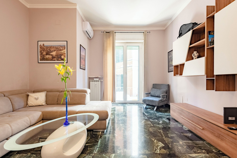 Others 5, Cute flat with terrace, Genova