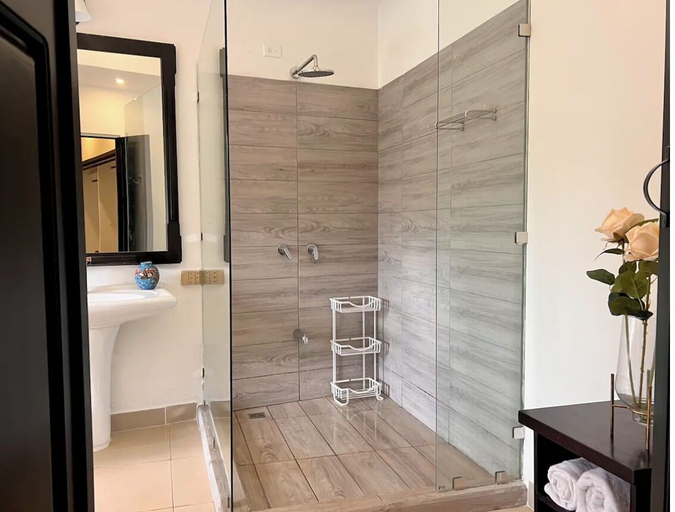 Bathroom 4, Beautiful private villa w private pool, Aguirre