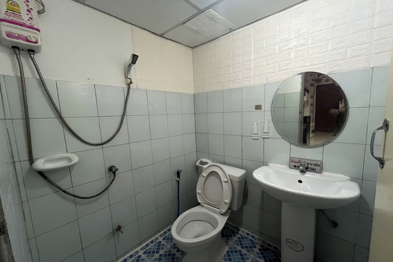 Bathroom 3, Green Place 107, Bang Kapi