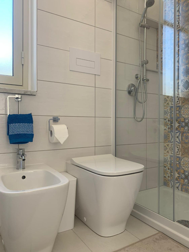 Shower 3, Casa Tuminello Granelli, Syracuse