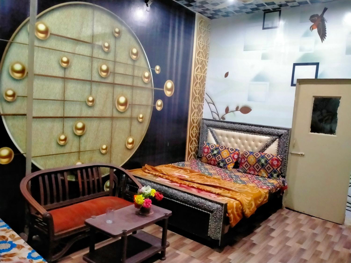 Others 5, New Faizan Hotel, Lahore