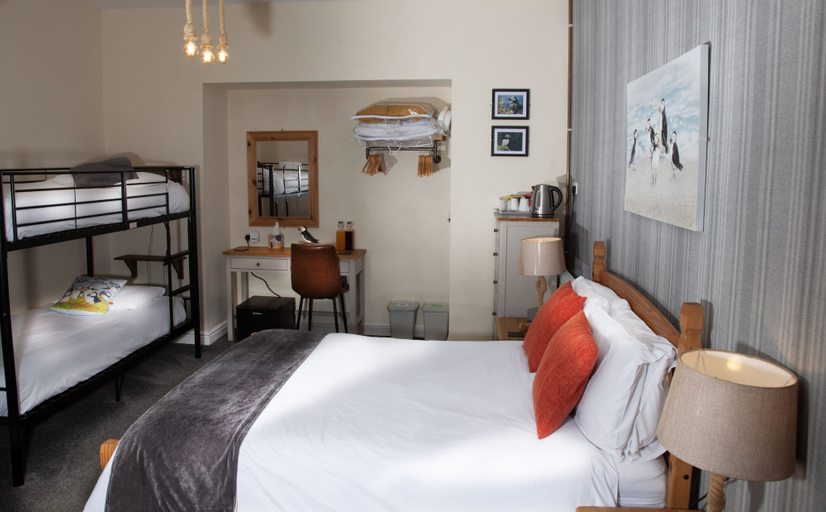 Bedroom 3, The Ring Pub Bed and Breakfast, Anglesey