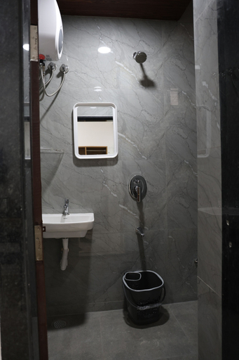 Bathroom 4, Innzoy Hotels - TNGO Colony, Hyderabad