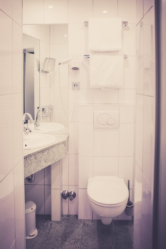 Bathroom 5, Hotel am Augustinerplatz, Köln