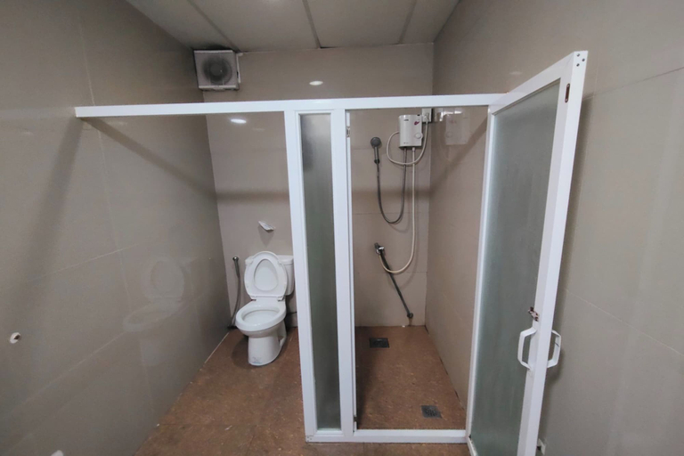 Bathroom 3, La Belladoza near NAIA T1 Airport, Parañaque