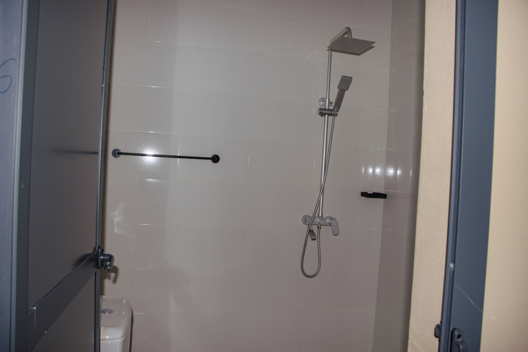 Bathroom, Uwende Villa Resort, Magharibi