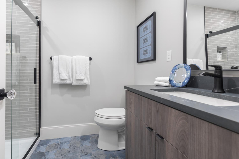 Others 5, Symphony Suites by Thatch, Boston