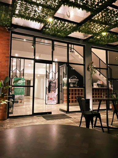 Food & Drinks 3, Sembilan House Syariah, Bandung