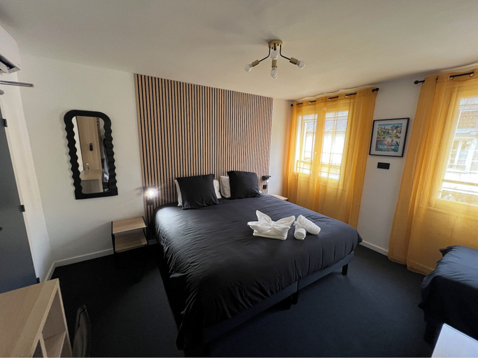 Bedroom 2, Hôtel Le Royal, Corrèze