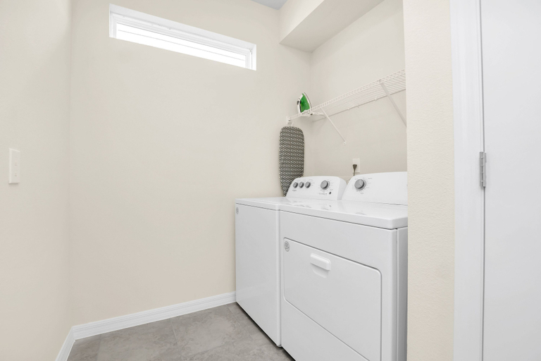 Room 4, Windsor Island 5 Suites, Polk