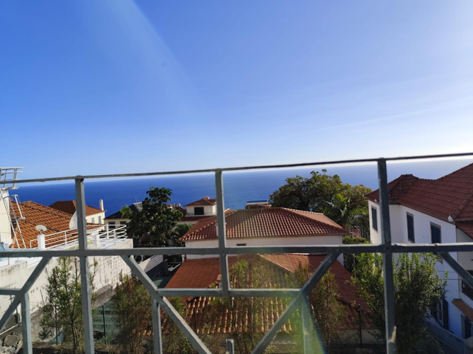 Others 4, Sea House, Funchal