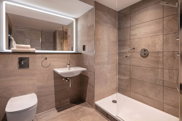 Bathroom 4, Maldron Hotel Shoreditch London, London