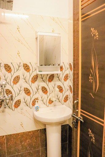 Bathroom 4, The Ganga Grand PG, Chandauli