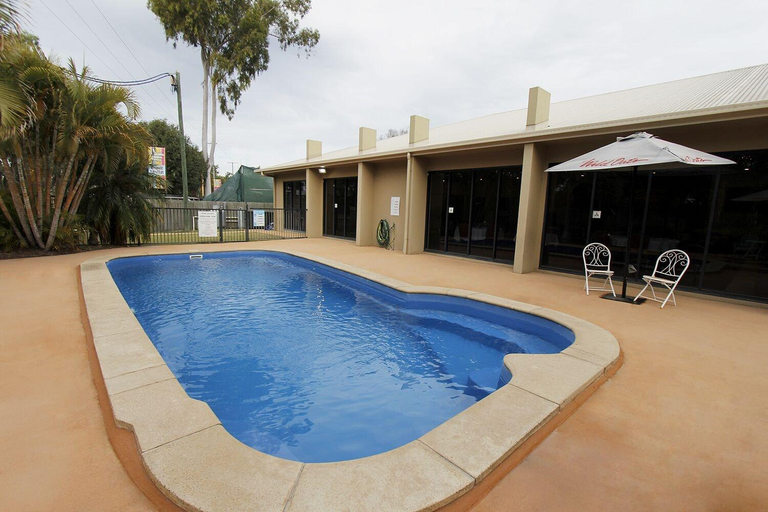 Sport & Beauty 3, The Palms Motel, Chinchilla