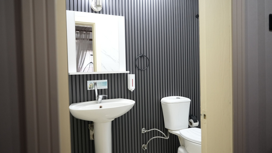 Bathroom 12