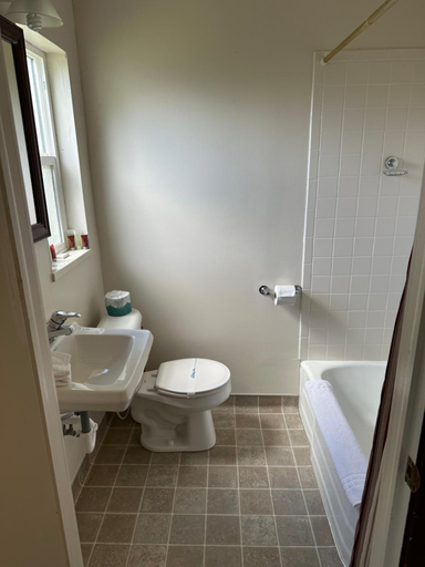 Bathroom, Kanosh Motel, Millard