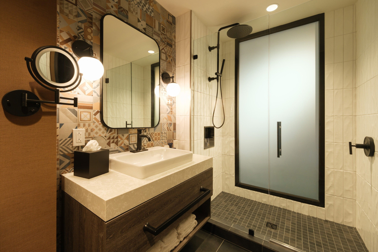 Bathroom 4, OS Hotel, Jackson