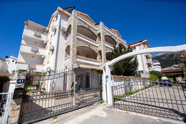 Exterior & Views 2, IPERA