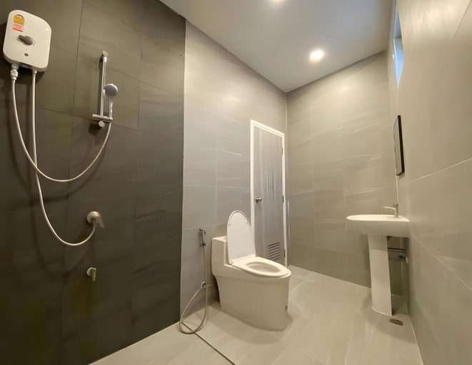 Bathroom 3, Casa Yaowarat, Samphantawong