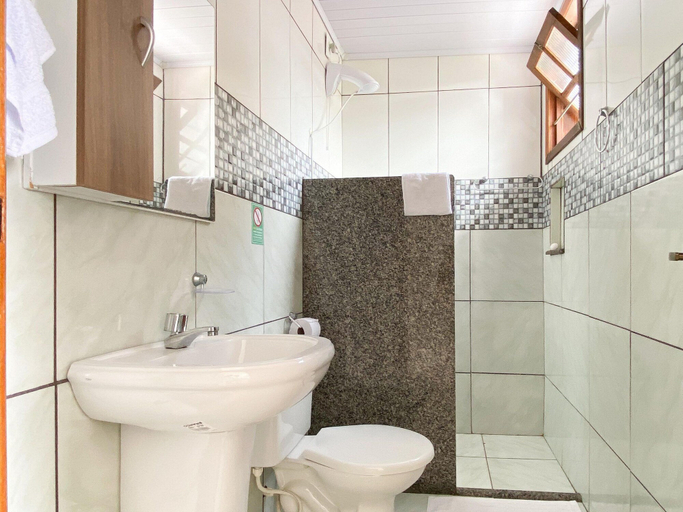 Bathroom 3, Residencial Verdes Mares, Bombinhas