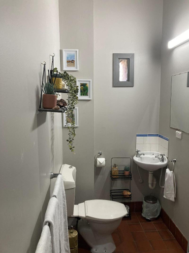 Bathroom 4, Cobb & Co Lodge, Queenscliffe