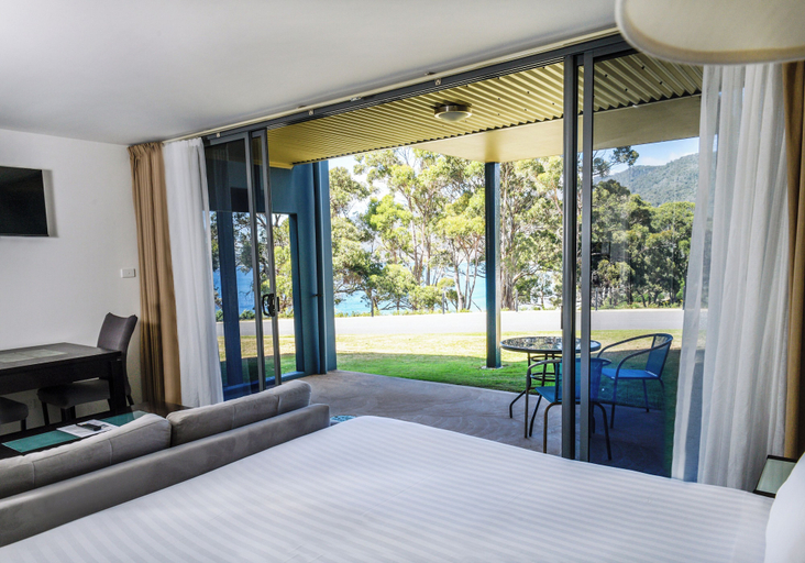 Bedroom 3, Lufra Beachside Hotel, Tasman