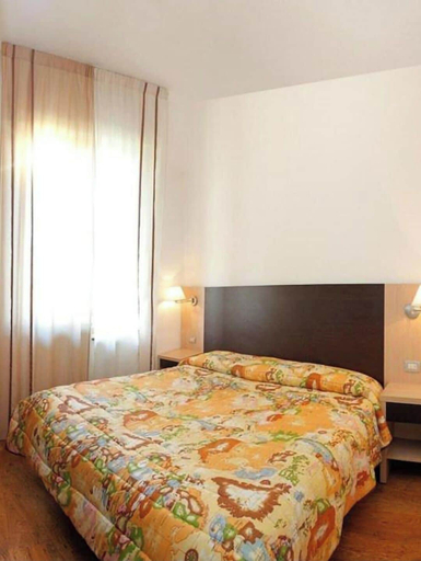 Bedroom 3, Hotel Garibaldi, Siena