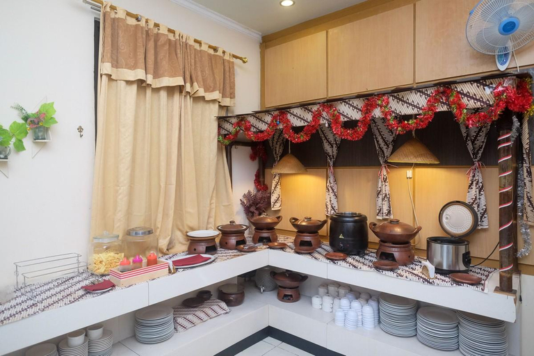 Food & Drinks 3, Urbanview Hotel Anggraeni Jatibarang, Brebes