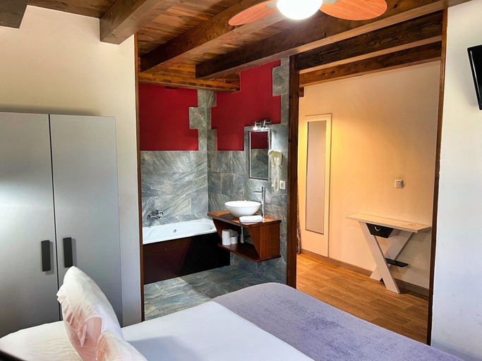 Bedroom 4, Apartamentos Spa Casco Histórico de Isla, Cantabria