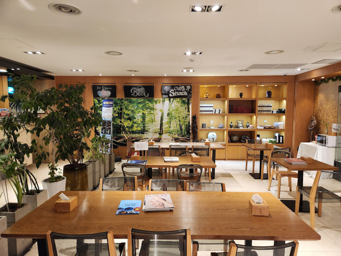 Food & Drinks 5, Acube Hotel, Jung