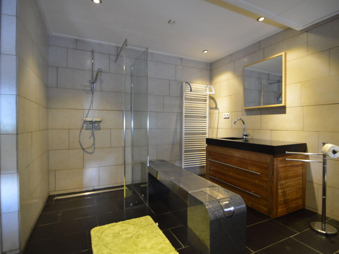 Bathroom 3, Beautiful farmhouse in Wapse with fenced garden, Westerveld