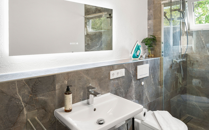 Others 5, Lit Living Deluxe Apartments Wörth, Germersheim