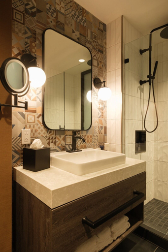 Bathroom 4, OS Hotel, Jackson