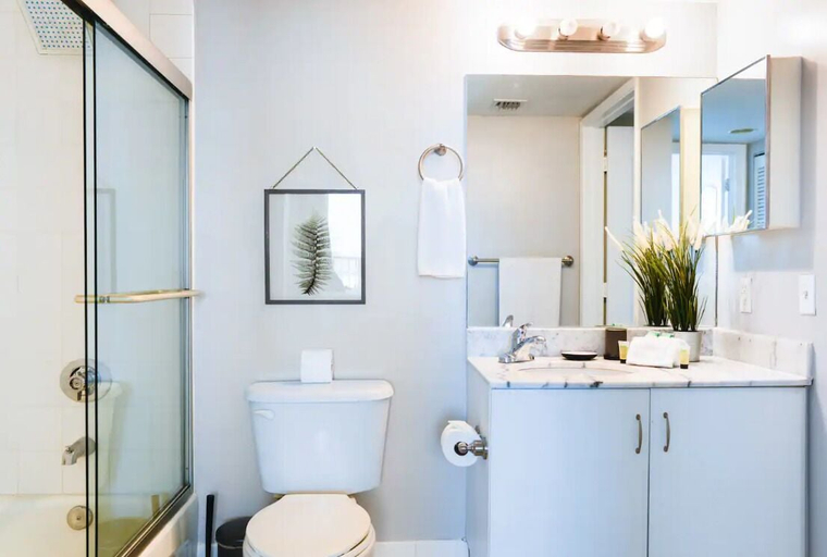 Bathroom 5, Modern Condos Located in Brickell, Miami-Dade
