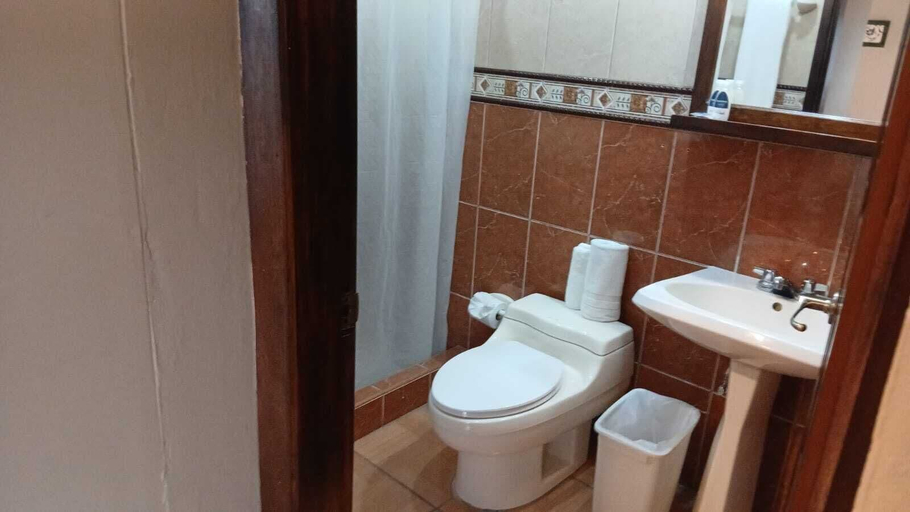 Bathroom, Hotel Plaza YatBalam, Copán Ruinas