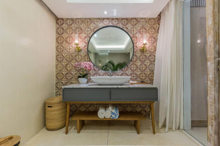 Others 2, 3 bedrooms central Canggu close to the beach, Badung