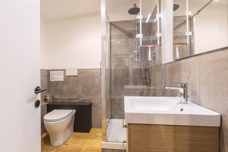 Bathroom, Titina Suites Apartment Rome, Roma