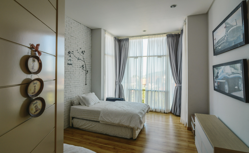 Bedroom 3, Villa Maison Jenkris at Villa Istana Bunga, Bandung